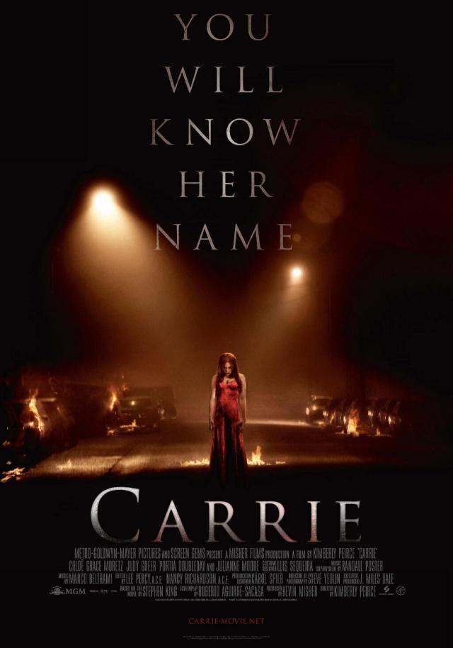 Carrie-new-poster-LES-CHRONIQUES-DE-MIKAELSON